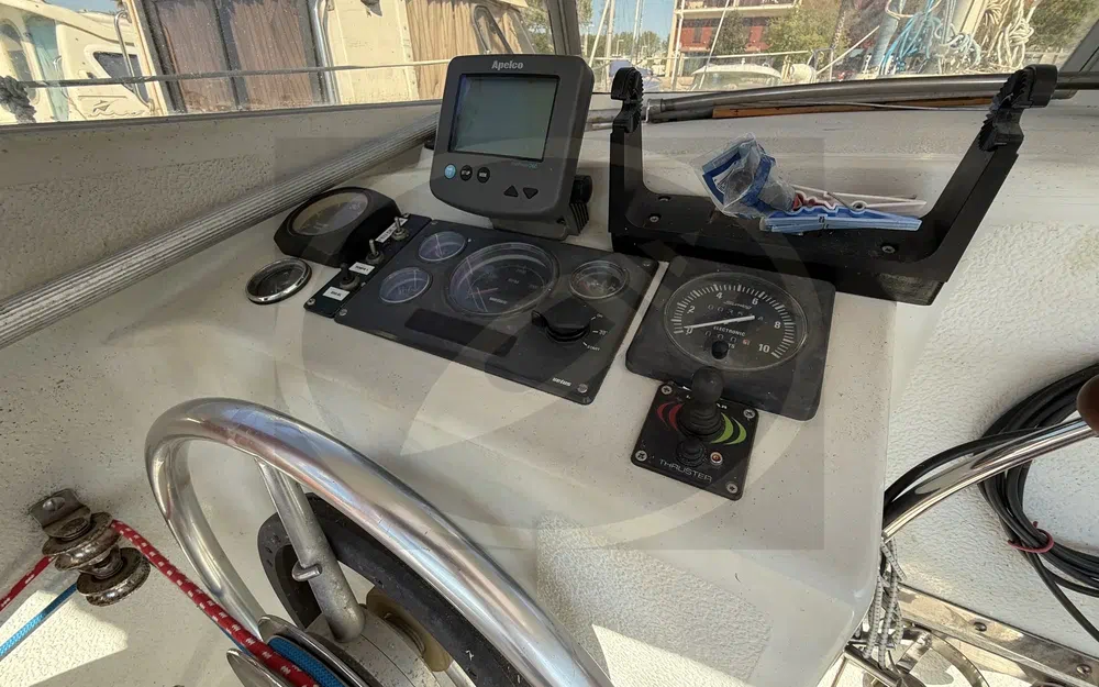 slider 7 Kirie Fifty 27