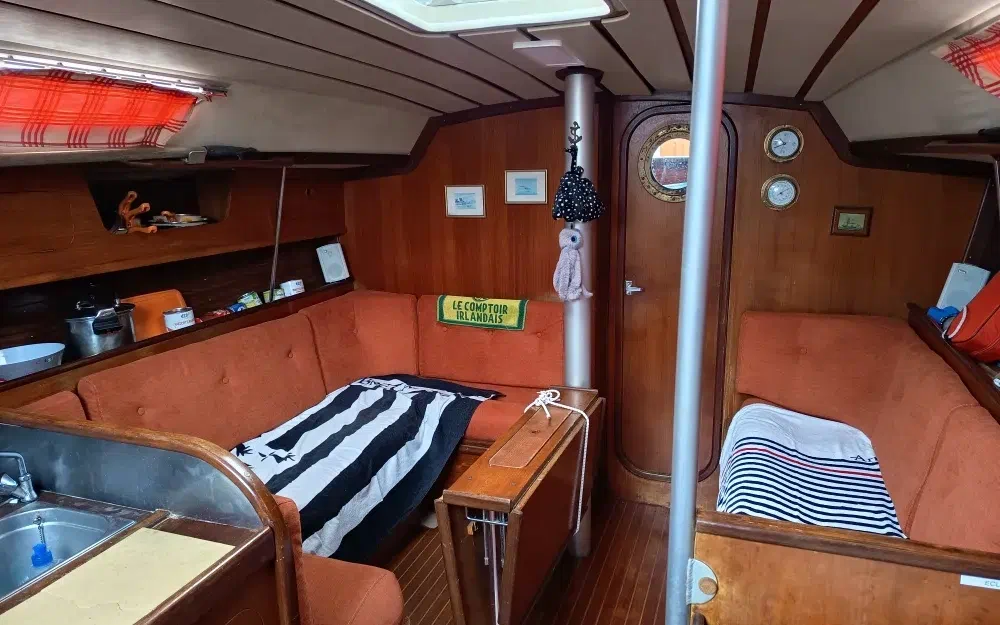 slider 12 Beneteau First 35