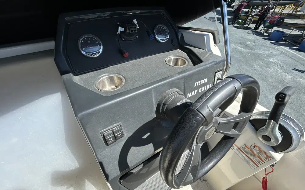 slider 9 Quicksilver 605 Open