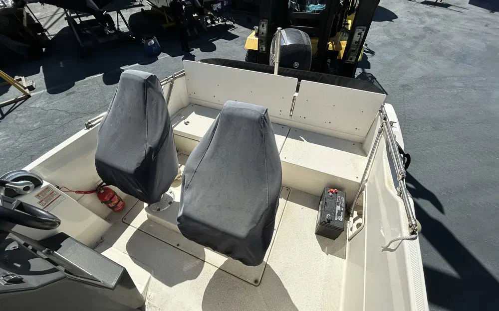 slider 14 Quicksilver 605 Sundeck