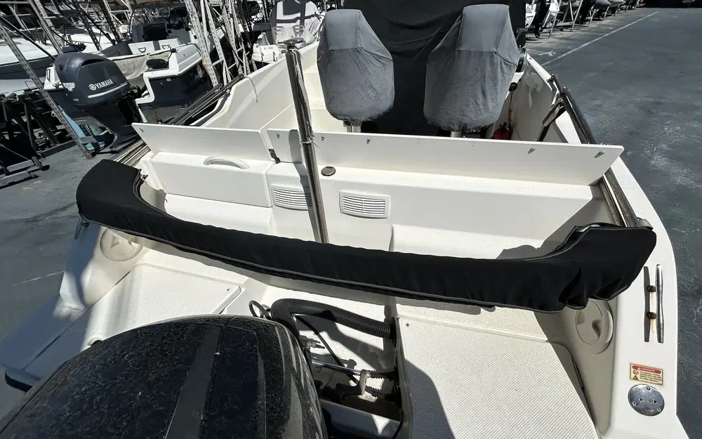 slider 7 Quicksilver 605 Sundeck