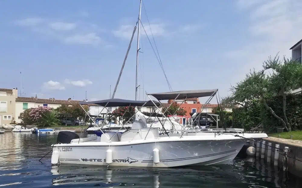 slider 0 Kelt White Shark 225