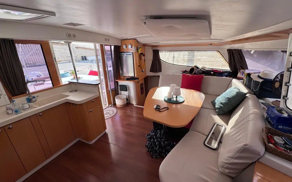 slider 14 Fountaine Pajot Orana 44
