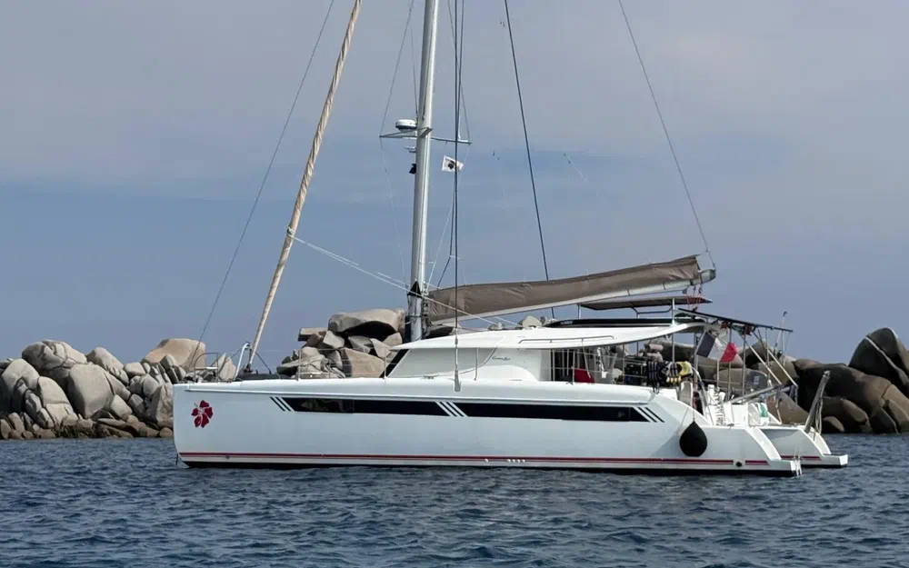 slider 1 Fountaine Pajot Orana 44