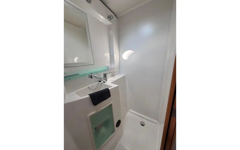 slider 22 Fountaine Pajot Orana 44