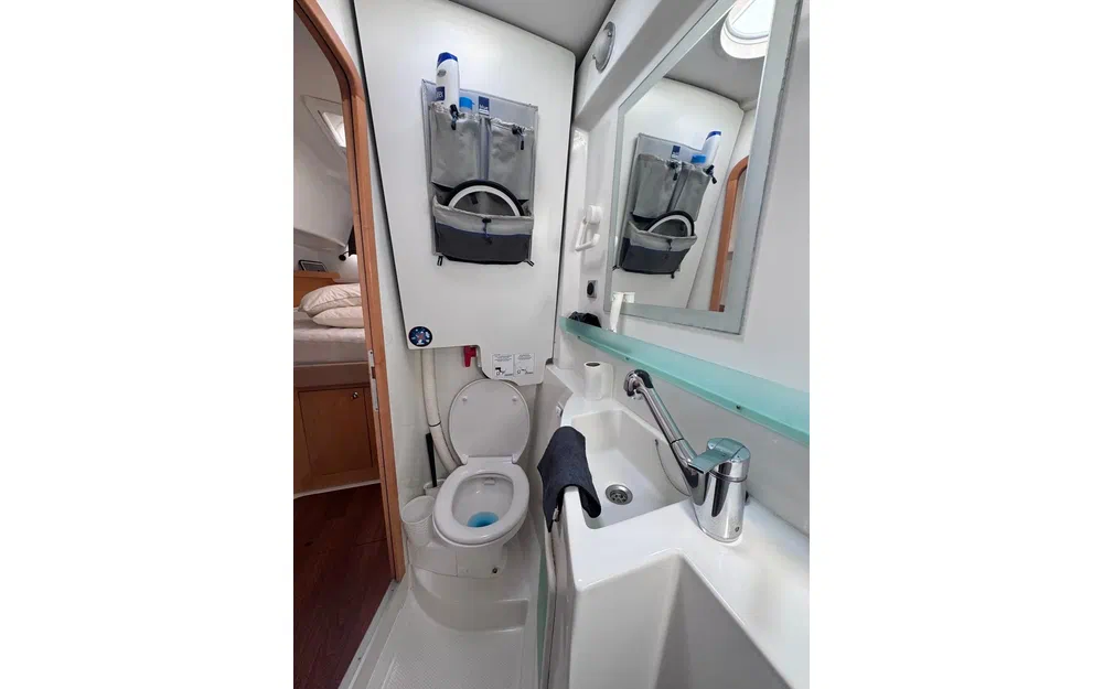 slider 21 Fountaine Pajot Orana 44