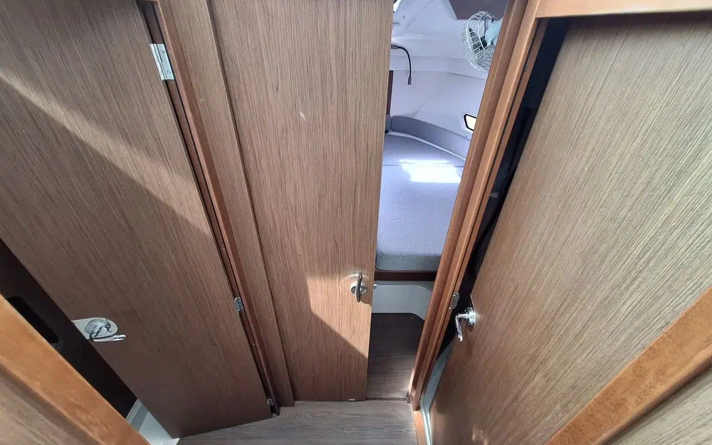 slider 9 Beneteau Antares 9 OB