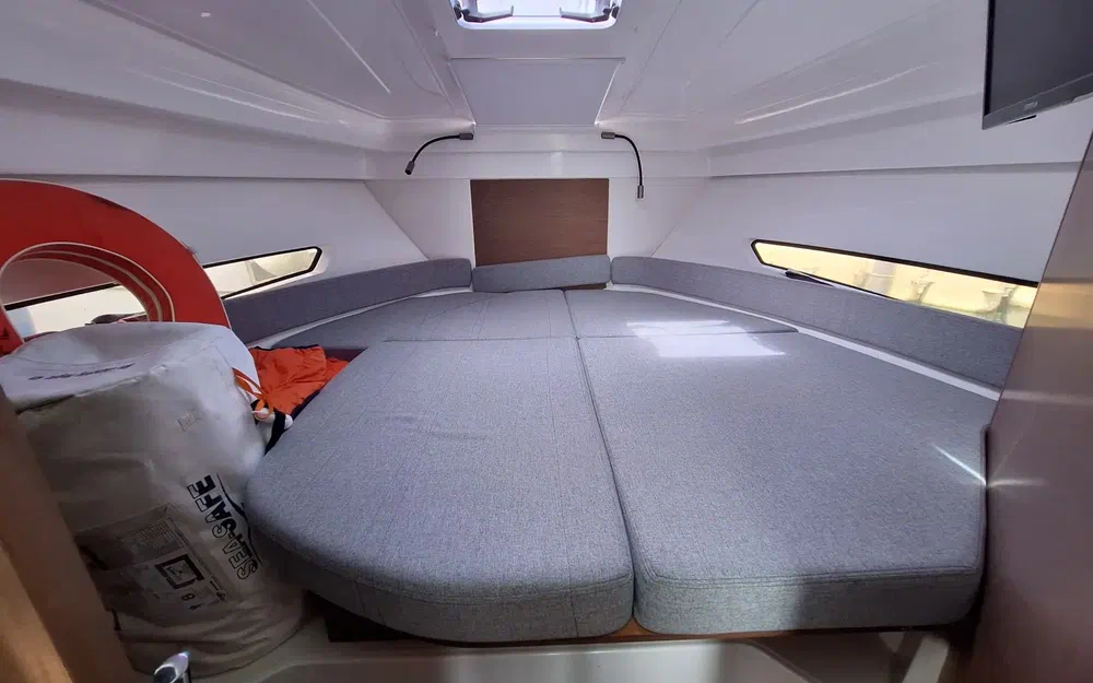 slider 10 Beneteau Antares 9 OB