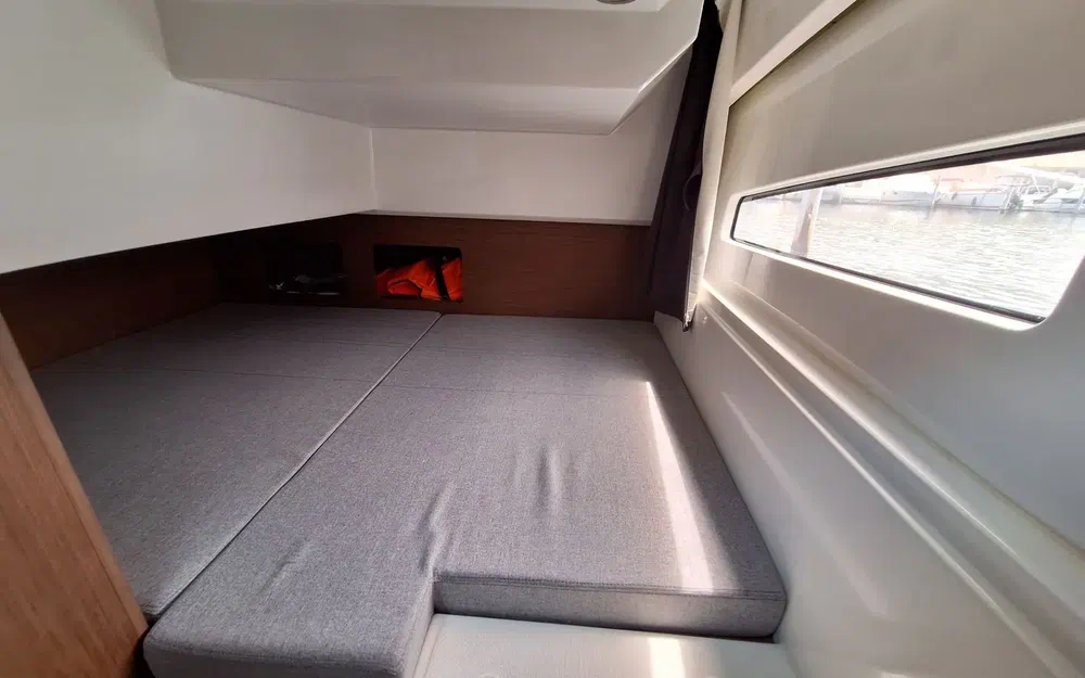 slider 12 Beneteau Antares 9 OB