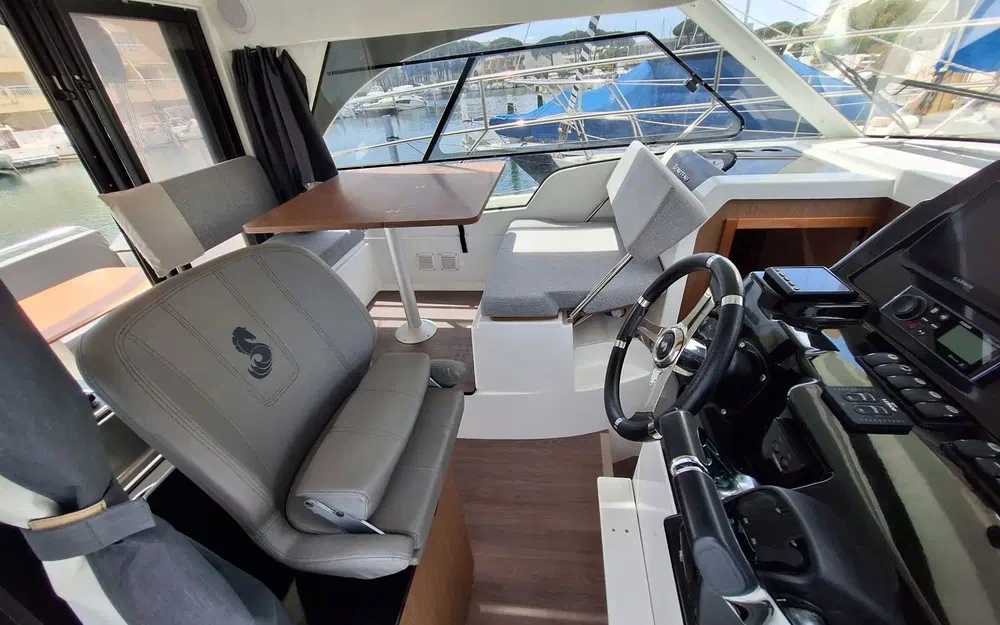 slider 14 Beneteau Antares 9 OB