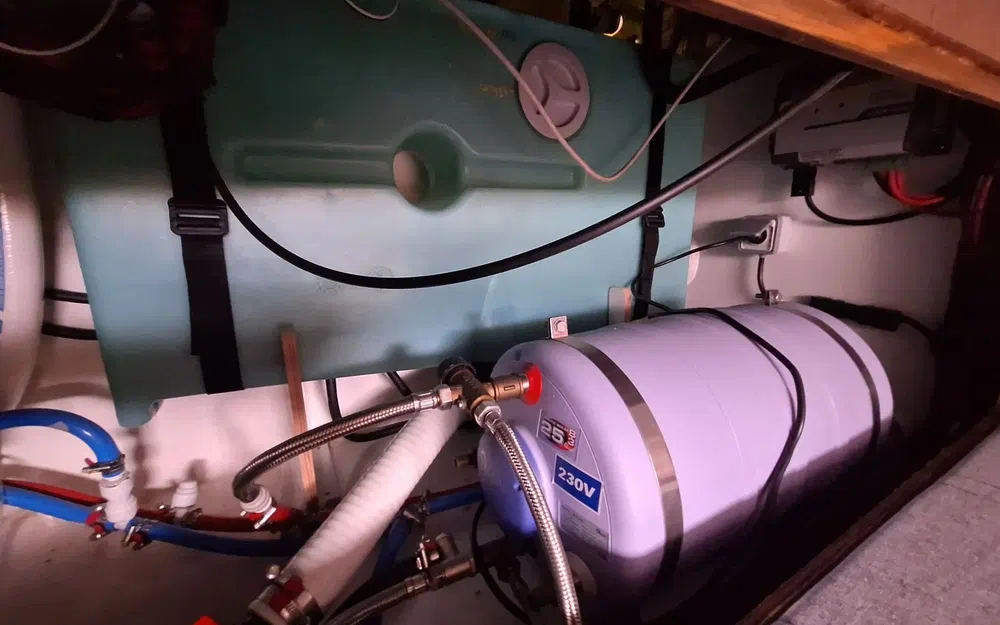 slider 15 Beneteau Antares 9 OB