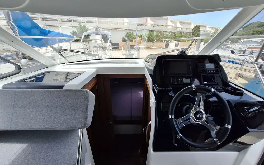 slider 5 Beneteau Antares 9 OB