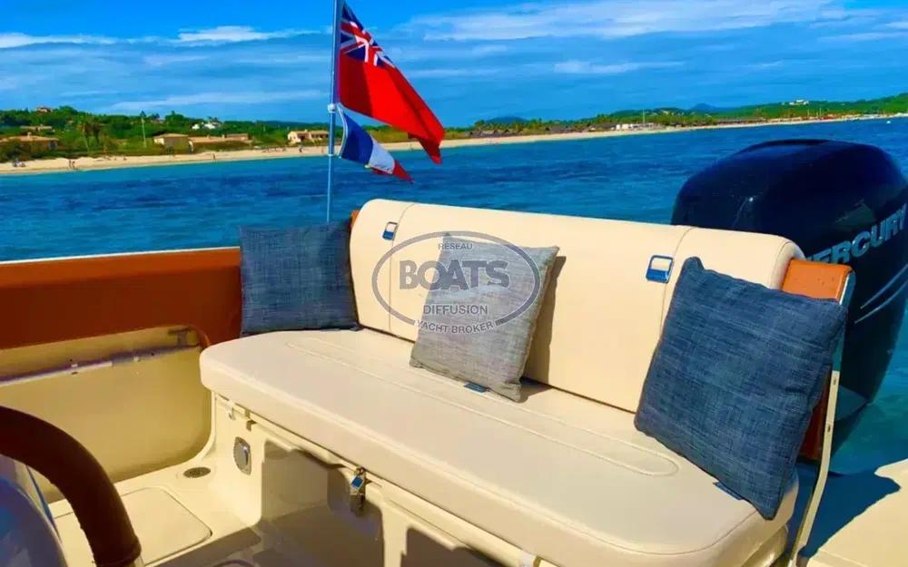 slider 9 Invictus 270 FX