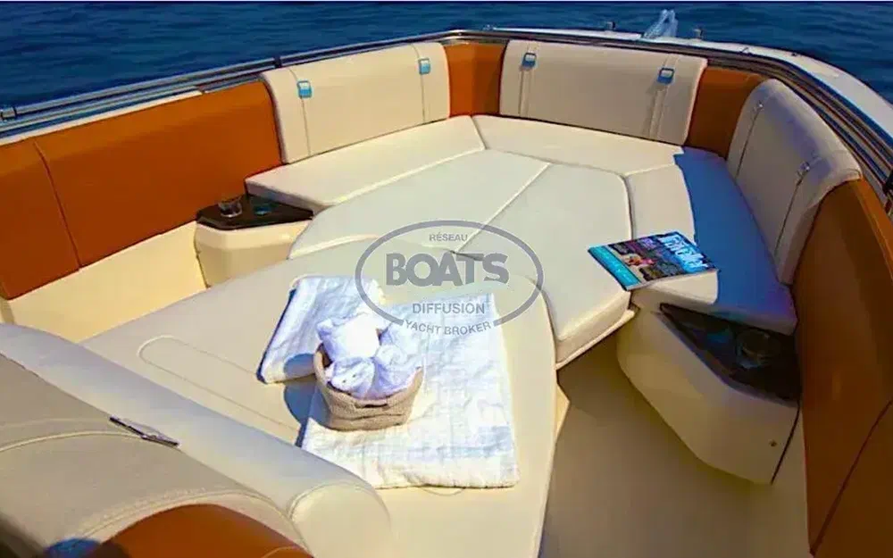 slider 11 Invictus 270 FX