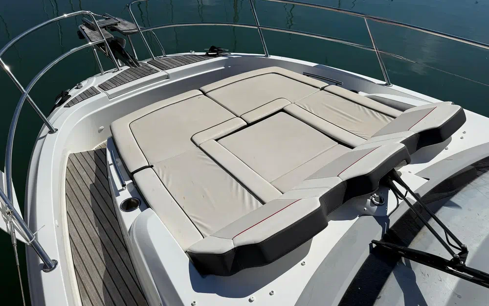 slider 2 Jeanneau Cap Camarat 10.5 WA Cap Camarat 10.5 Wa Serie 2