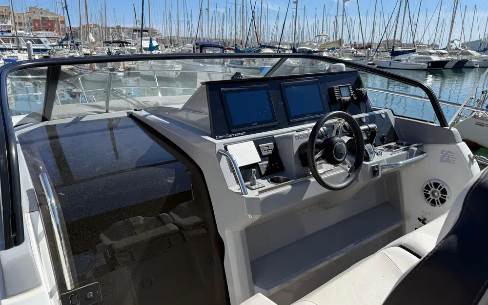 slider 3 Jeanneau Cap Camarat 10.5 WA Cap Camarat 10.5 Wa Serie 2