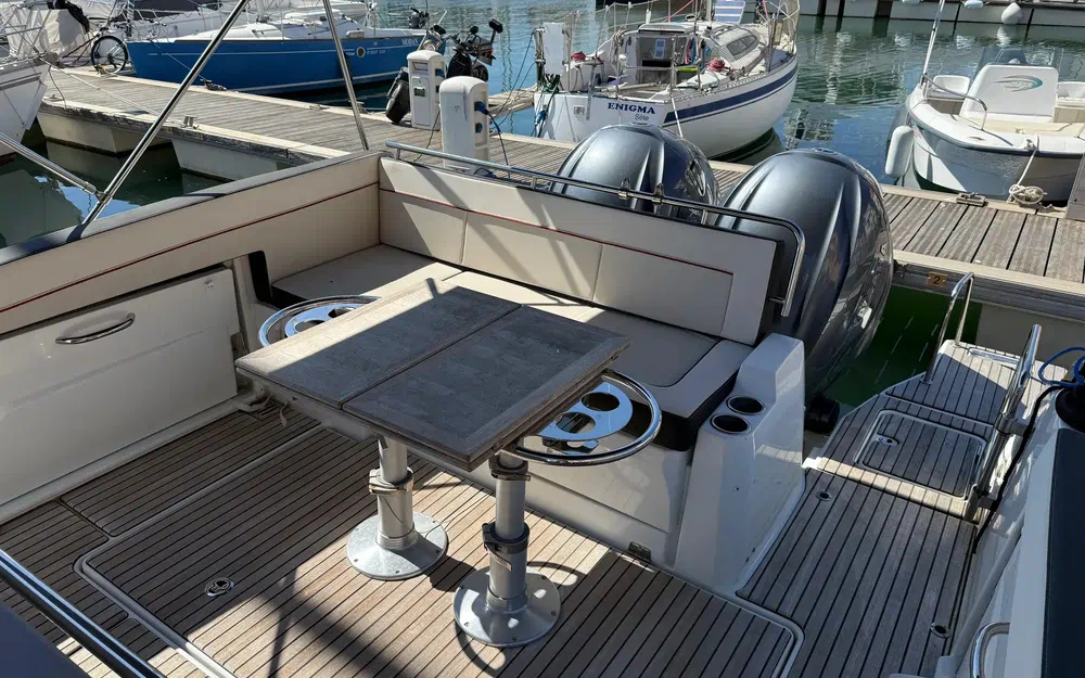 slider 4 Jeanneau Cap Camarat 10.5 WA Cap Camarat 10.5 Wa Serie 2