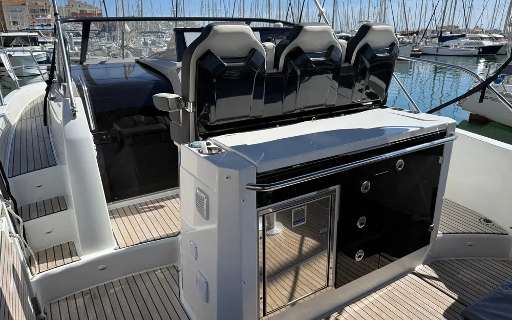 slider 5 Jeanneau Cap Camarat 10.5 WA Cap Camarat 10.5 Wa Serie 2