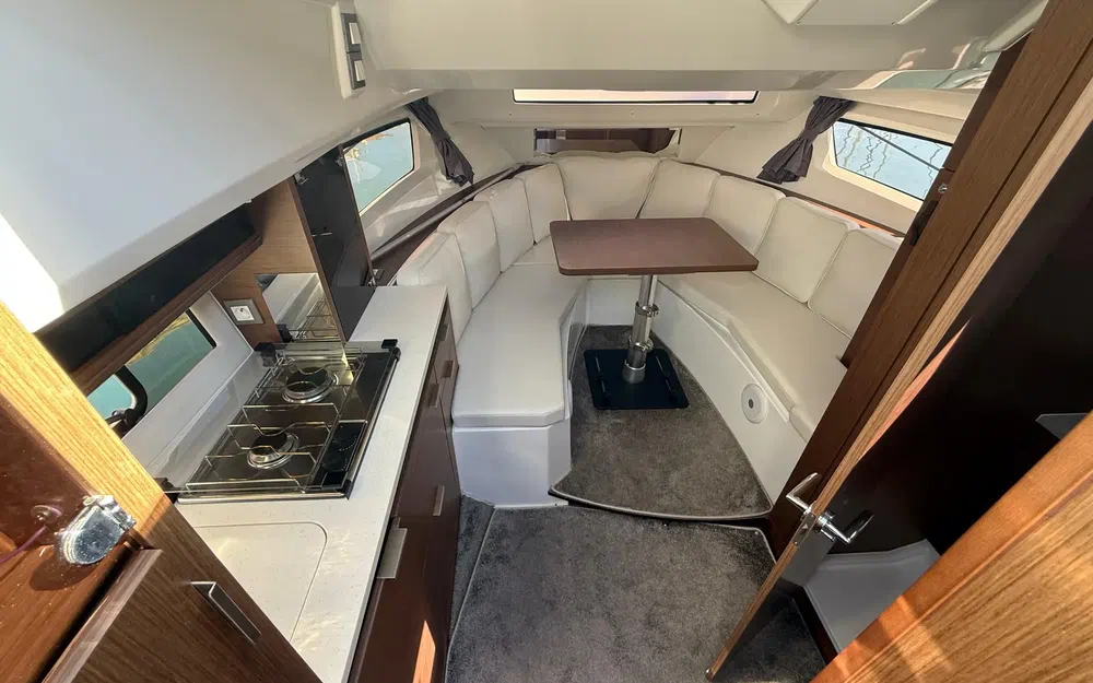 slider 7 Jeanneau Cap Camarat 10.5 WA Cap Camarat 10.5 Wa Serie 2