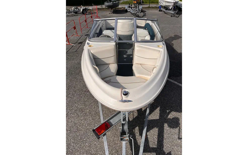 slider 5 Bayliner Capri 1750 Bowrider