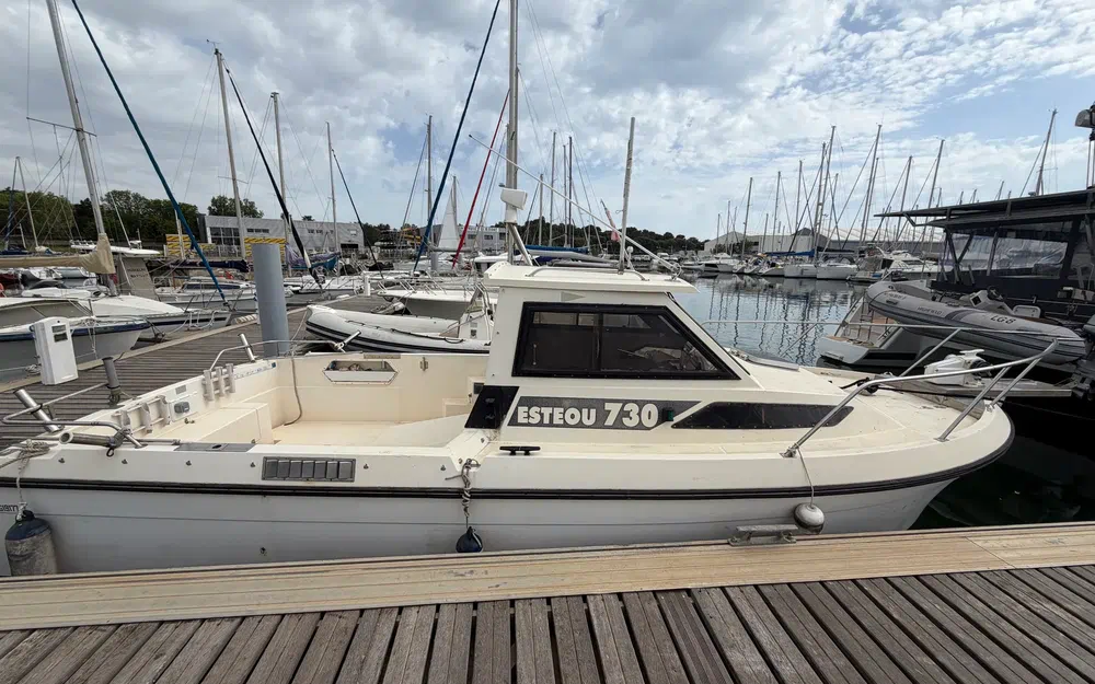 slider 0 Jeanneau Esteou 730