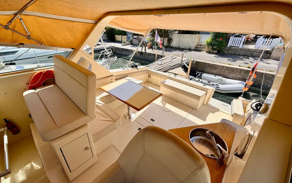 slider 28 Raffaelli Typhoon Middle Day