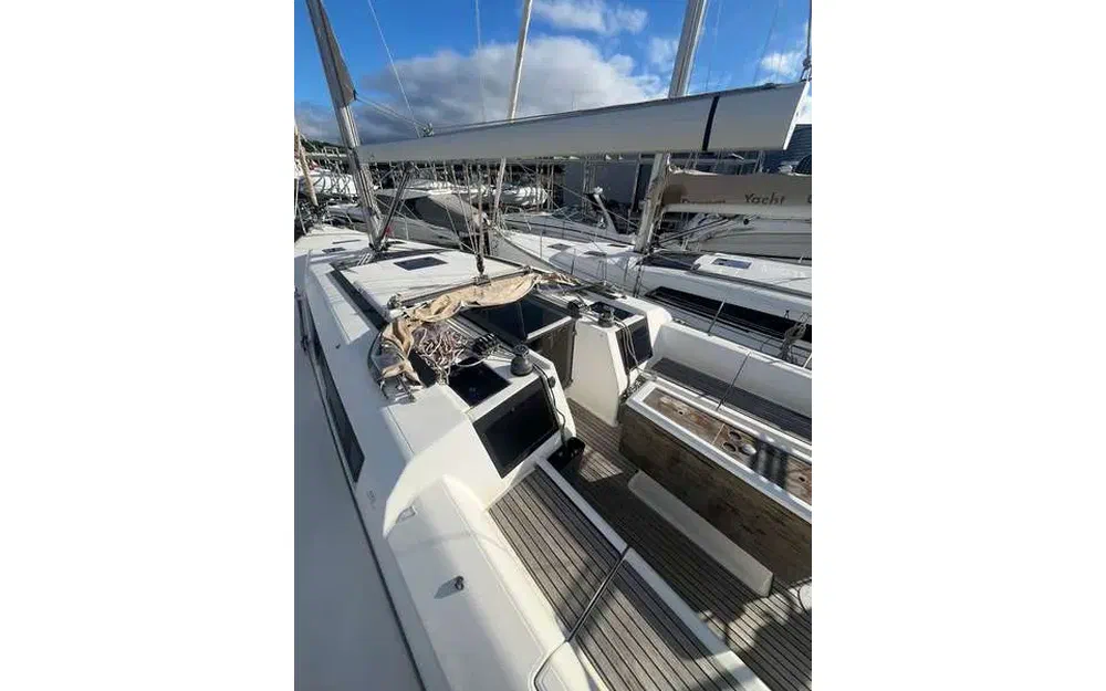 slider 6 Dufour 410 Grand Large