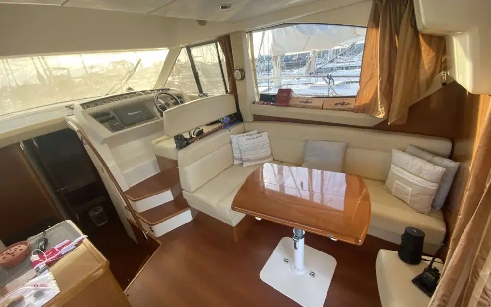 slider 9 Jeanneau Prestige 39 Fly