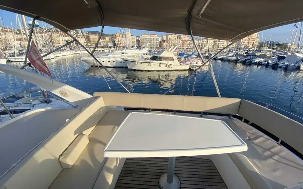 slider 7 Jeanneau Prestige 39 Fly