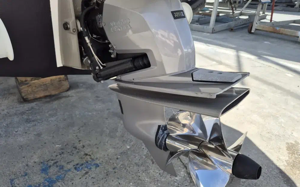 slider 2 Delta Marine Delta 33