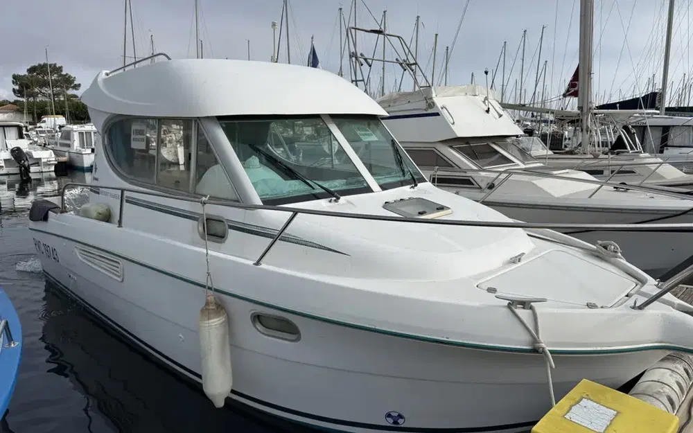 slider 0 Jeanneau Merry Fisher 805