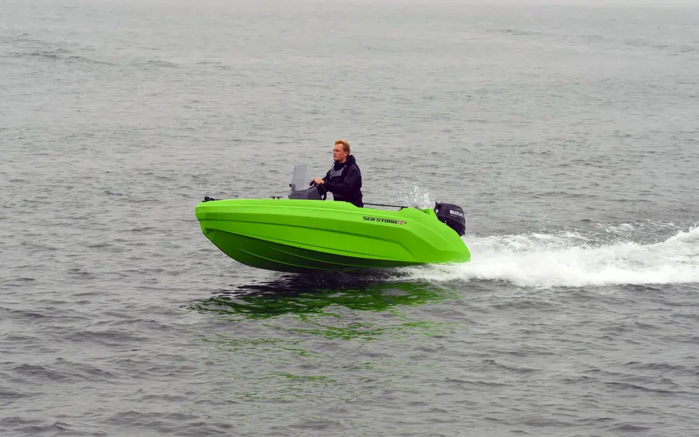 slider 10 Seastorm 12