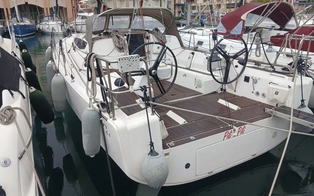 slider 1 Elan E4