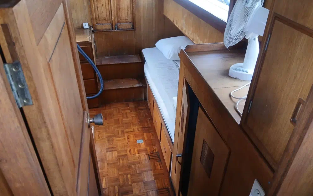 slider 13 Grand Banks 40