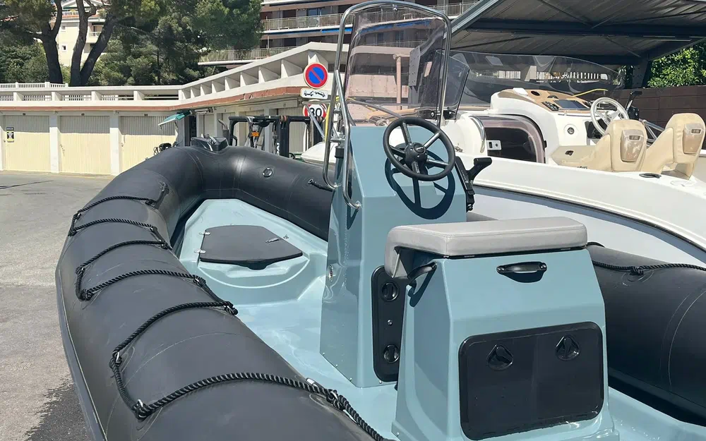 slider 12 Bombard Explorer 600
