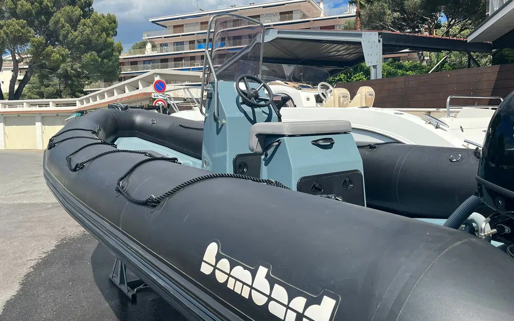 slider 14 Bombard Explorer 600