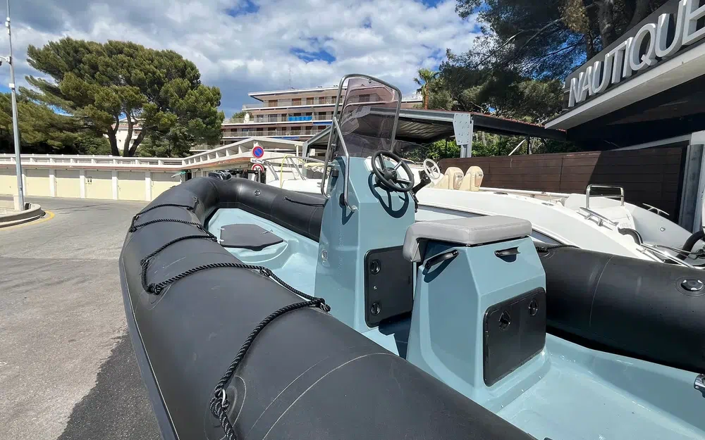 slider 4 Bombard Explorer 600