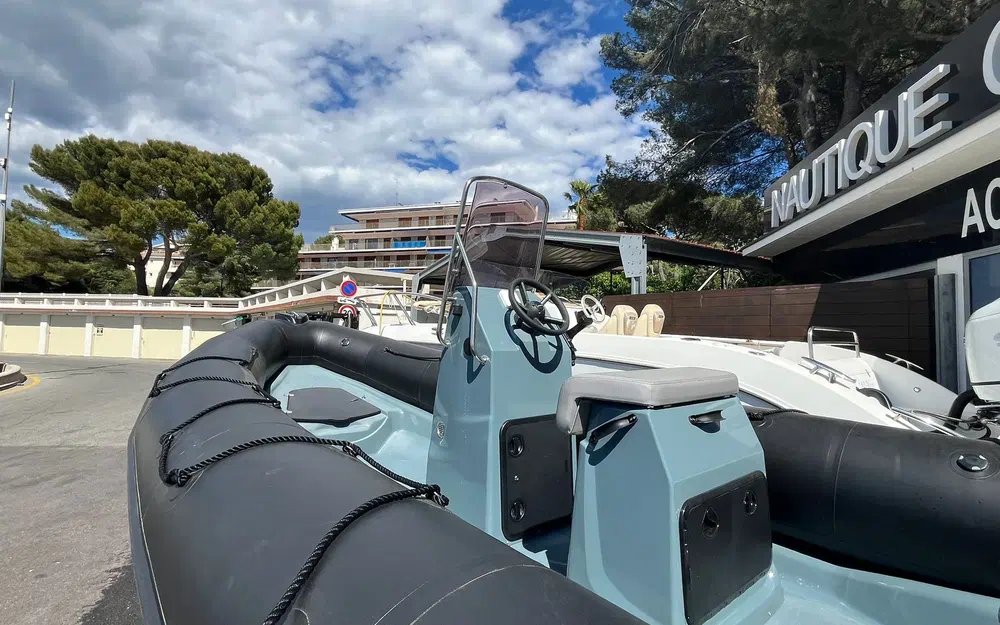 slider 5 Bombard Explorer 600