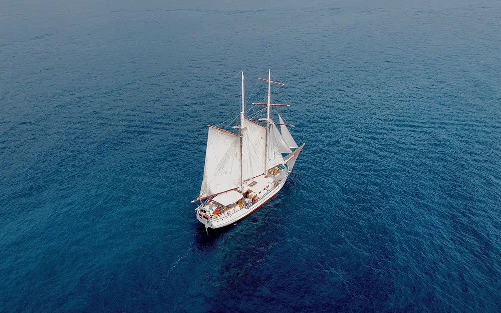 slider 2 Classic Yacht Maliclaire