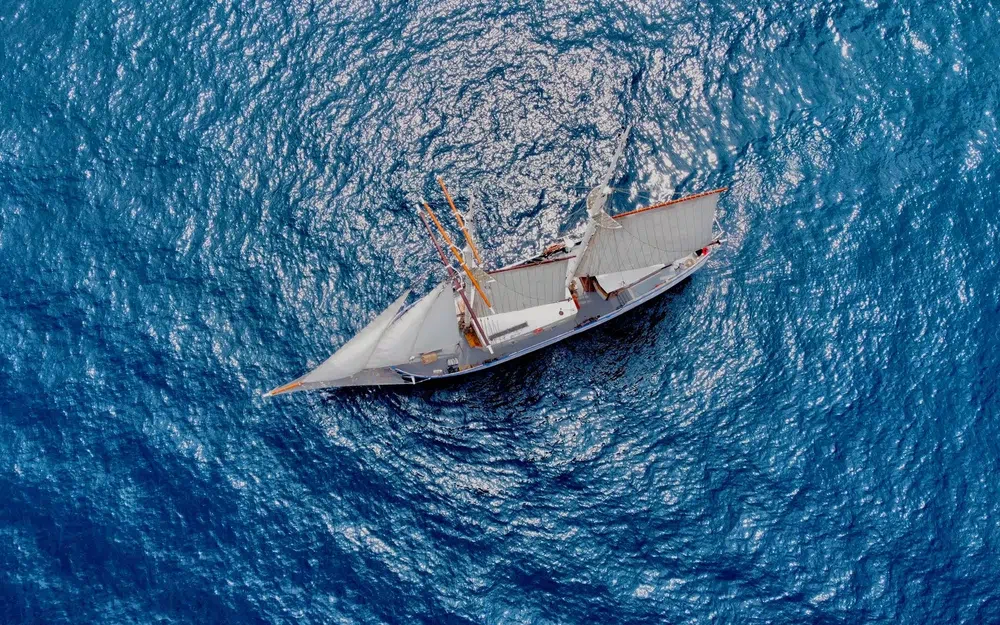 slider 4 Classic Yacht Maliclaire