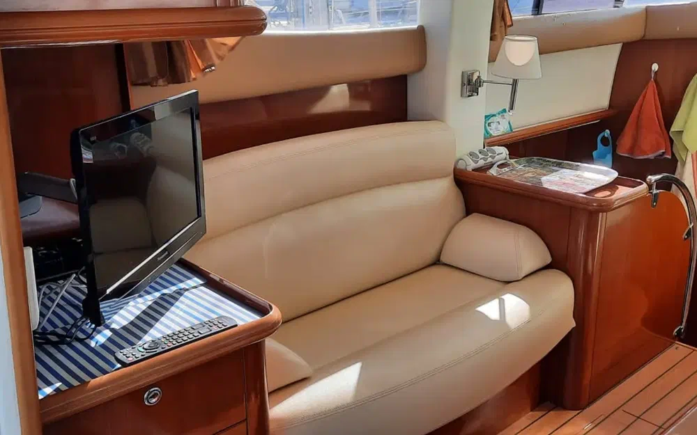 slider 10 Jeanneau Prestige 36