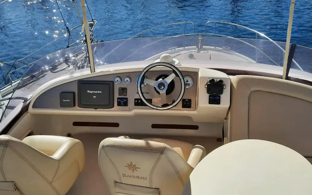 slider 4 Jeanneau Prestige 36