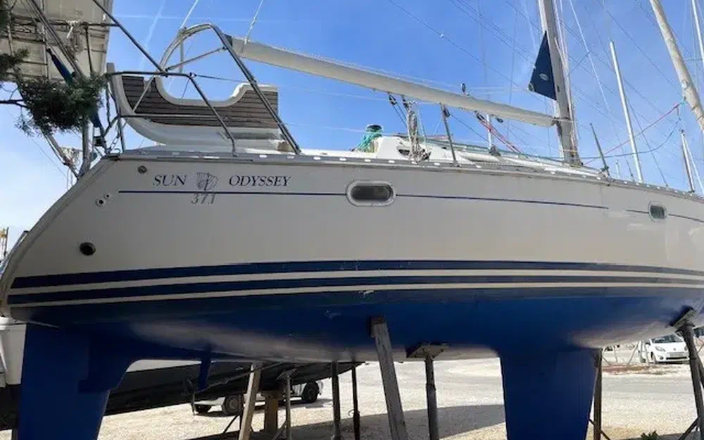 slider 1 Jeanneau Sun Odyssey 37.2