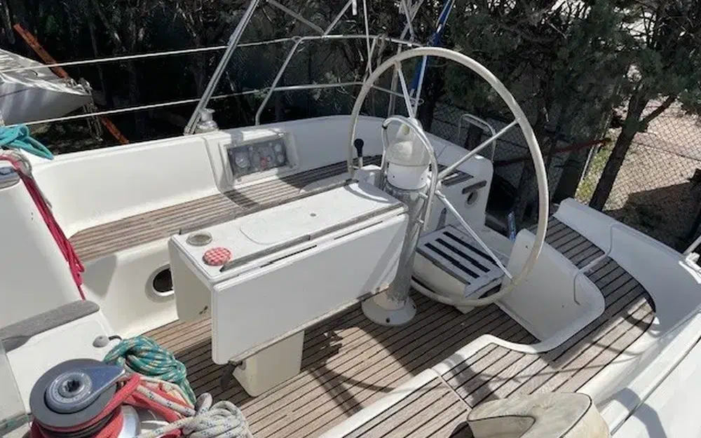 slider 22 Jeanneau Sun Odyssey 37.2