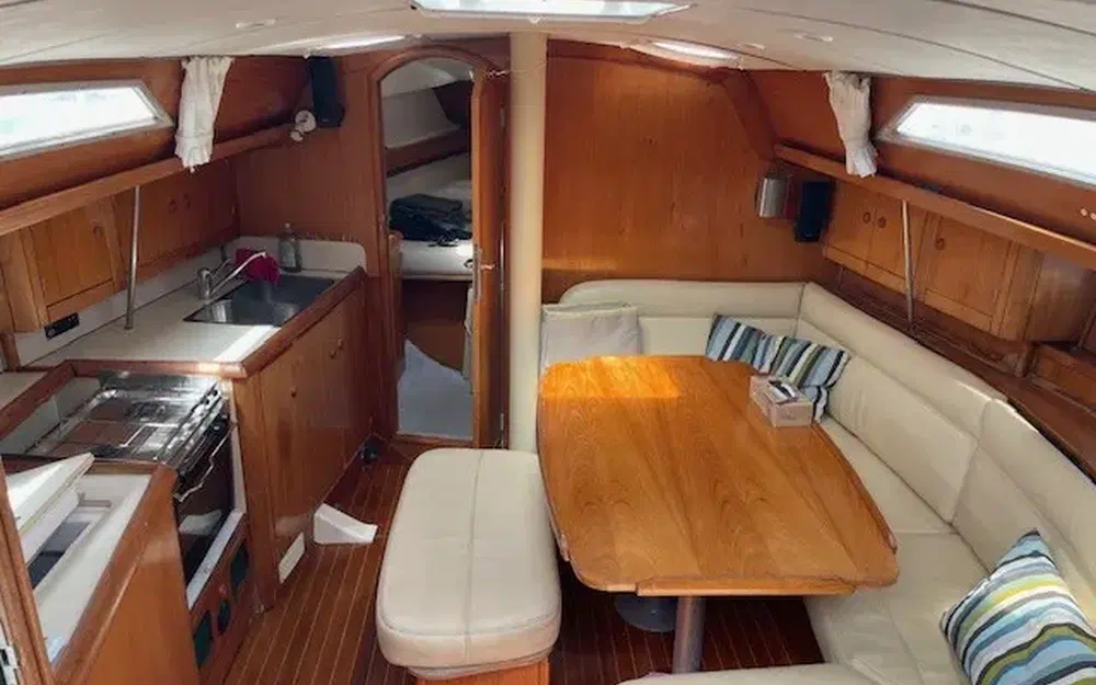 slider 23 Jeanneau Sun Odyssey 37.2