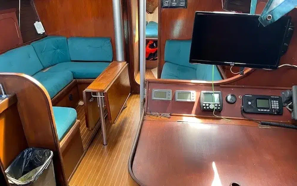 slider 17 Beneteau First 35