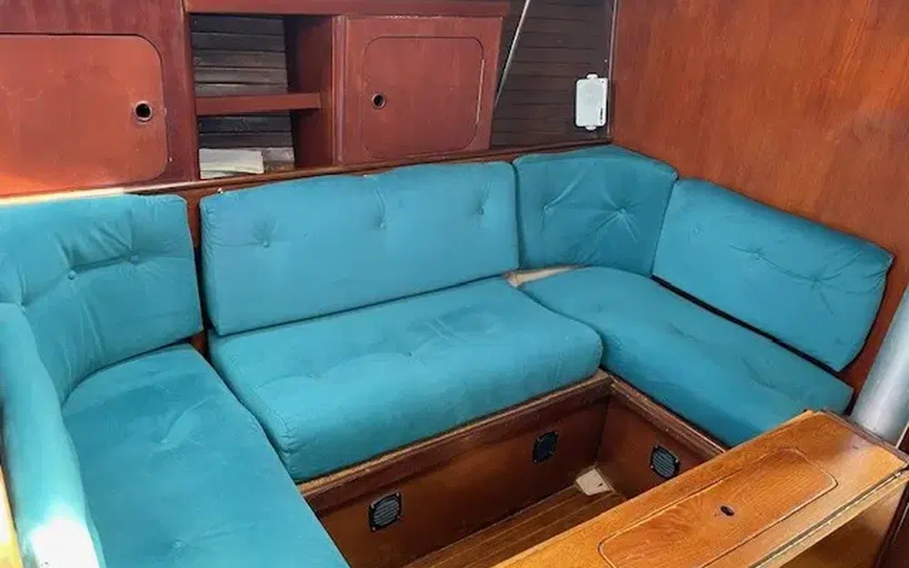 slider 19 Beneteau First 35