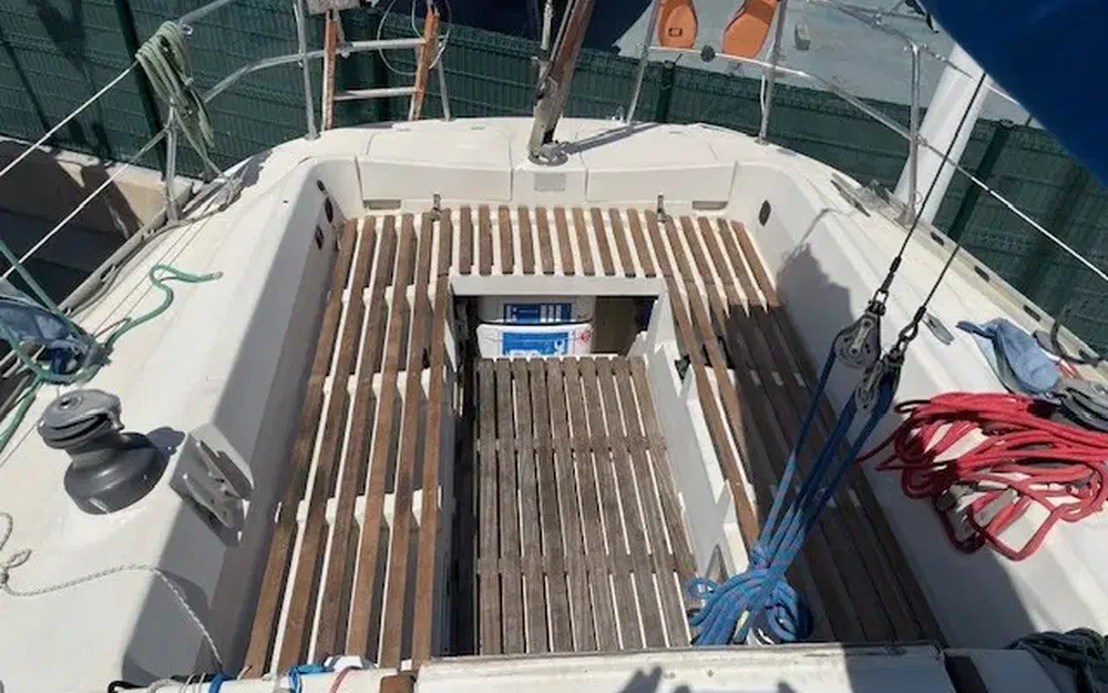slider 8 Beneteau First 35