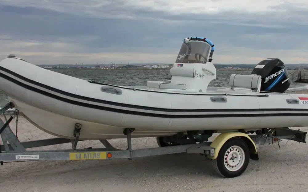 slider 1 Valiant DR 570
