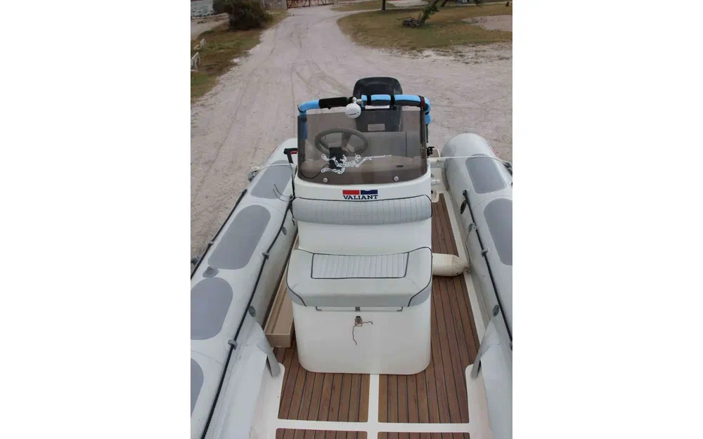 slider 6 Valiant DR 570